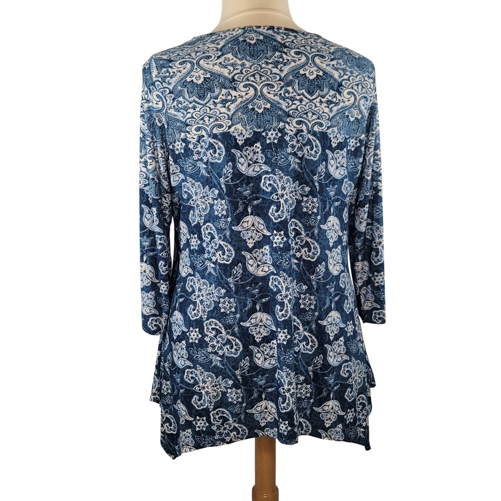 Avenue Blue‎ & White Floral Paisley Blouse - Picture 7 of 12